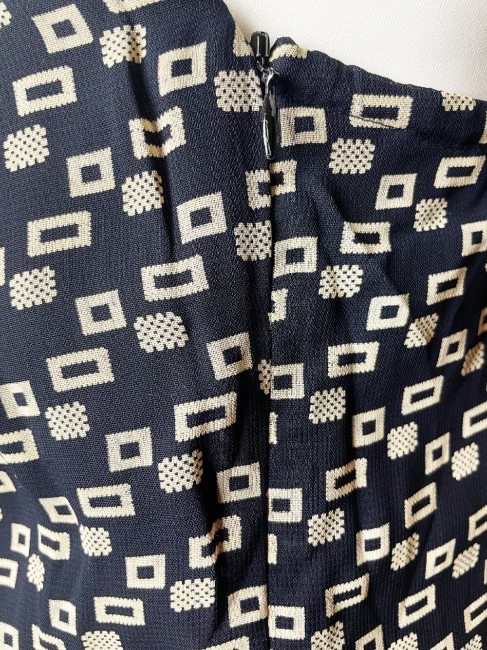 Vintage Barami Geometric Print Halter Maxi Dress Black Cream Silk Blend Size 4 - Picture 6 of 9